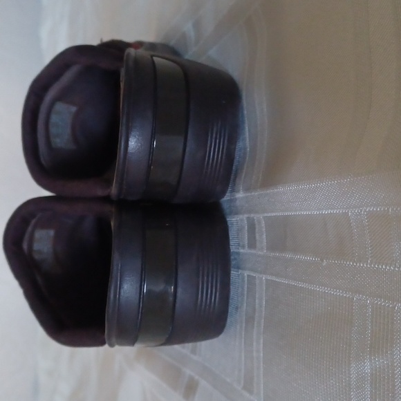 BZees, Womens, Red Floral Brocade Clogs Sz. 9.5 M. - Picture 4 of 7